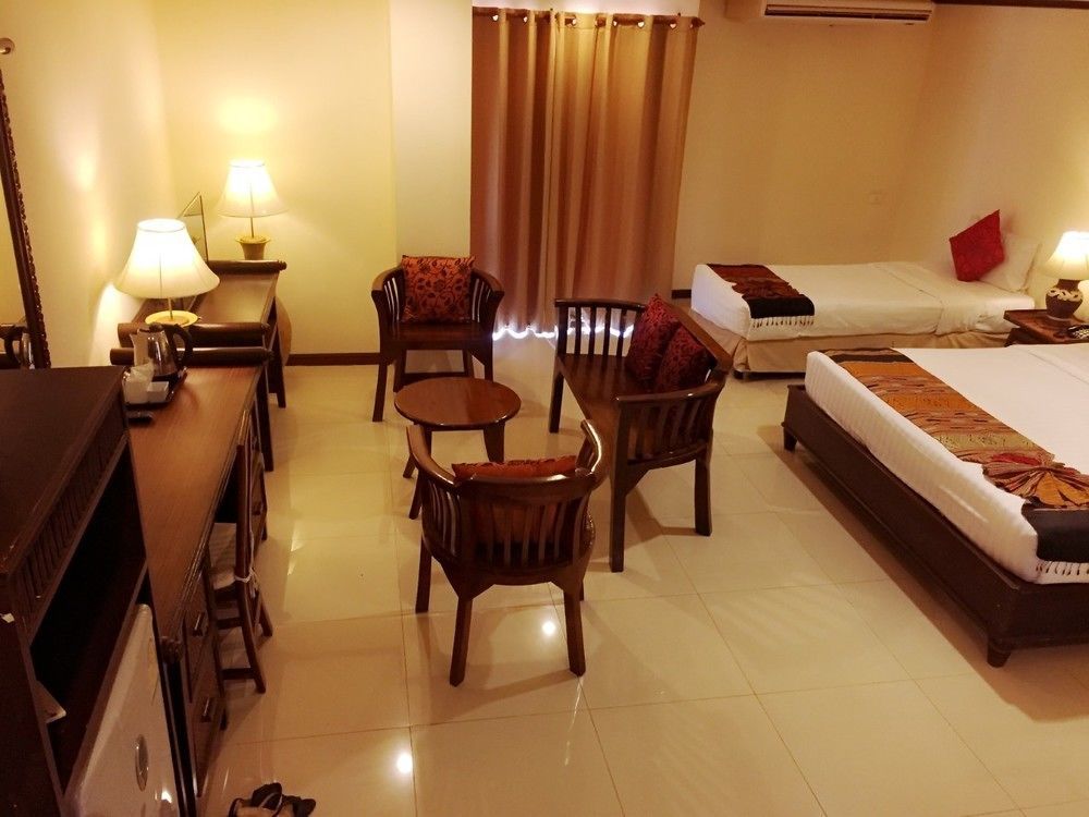 Phuphaya Resort Паттая Екстер'єр фото