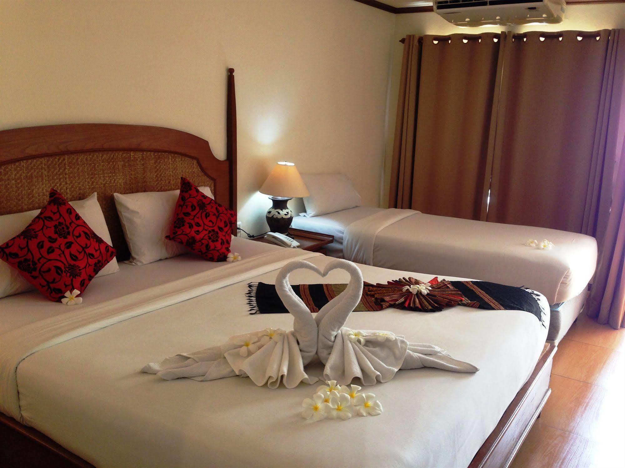 Phuphaya Resort Паттая Екстер'єр фото