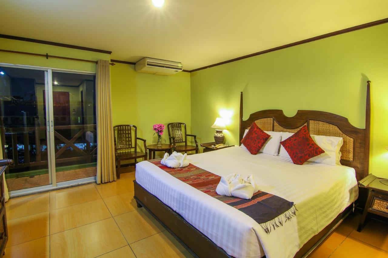 Phuphaya Resort Паттая Екстер'єр фото