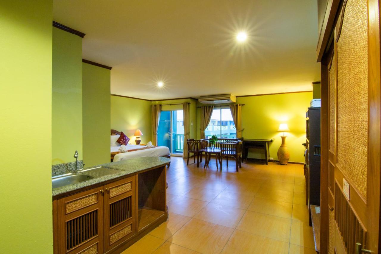 Phuphaya Resort Паттая Екстер'єр фото