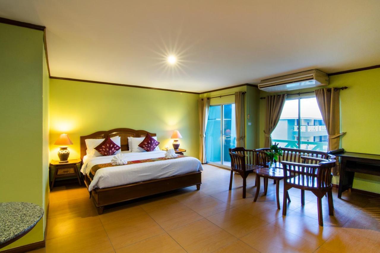 Phuphaya Resort Паттая Екстер'єр фото